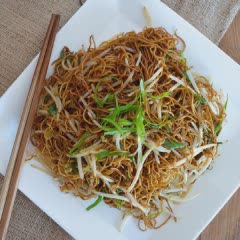 Cách làm mì xào giá đơn giản