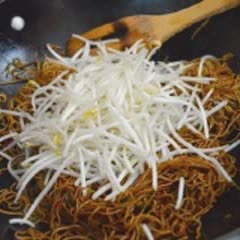 Cách làm mì xào giá đơn giản