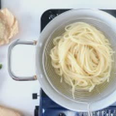 Cách làm Mì Ý tôm xào măng tây