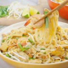 Cách làm Pad Thái ngon đúng điệu với nước sốt chua ngọt