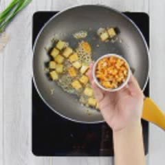 Cách làm Pad Thái ngon đúng điệu với nước sốt chua ngọt