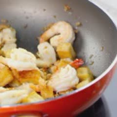 Cách làm Pad Thái ngon đúng điệu với nước sốt chua ngọt