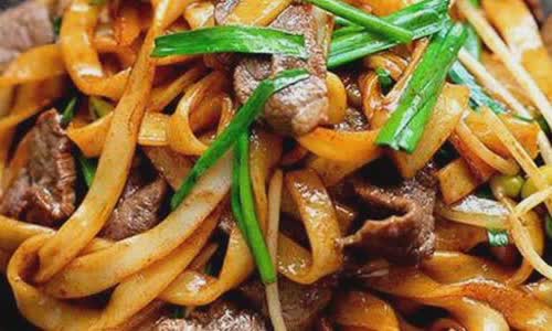 Cách Làm Phở Xào Bò Giá Đỗ Lạ Miệng Thơm Ngon