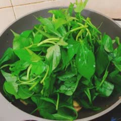 Cách làm Phở Xào Rau Lang kèm sò lông ngon, hấp dẫn tại nhà