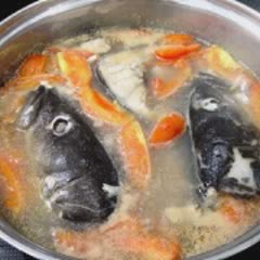 Cách làm Canh đầu cá bớp nấu ngót
