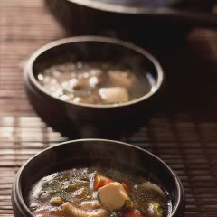 Cách làm canh đậu hũ non nấu nấm