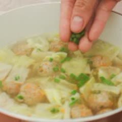 Cách Làm Canh Bắp cải Thịt Viên Ngon Đúng Điệu Bé Thích