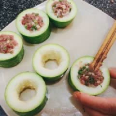 Cách làm canh bầu nhồi thịt