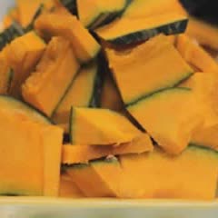 Cách làm Canh Bí Đỏ Nấu Giò Sống ngon miệng bữa ăn gia đình