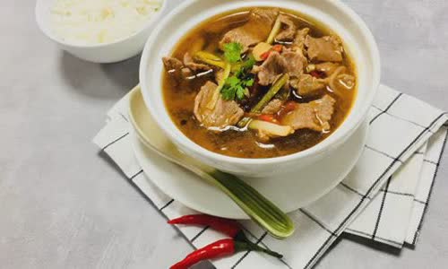 Cách nấu Canh bò cay cải chua