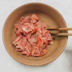 Cách nấu Canh bò cay cải chua