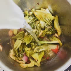 Cách nấu Canh bò cay cải chua