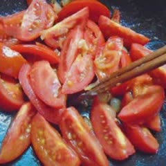 Cách làm canh cá vụn nấu dưa chua