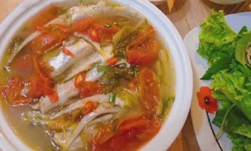 Cách làm canh cá vụn nấu dưa chua