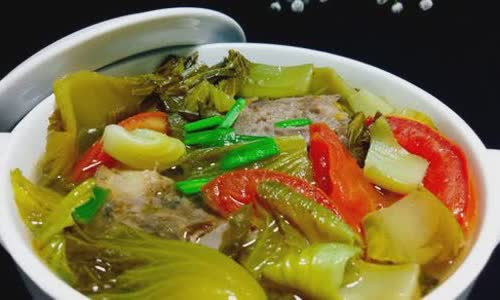 Cách làm canh cải chua nấu với cá