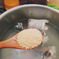 Cách làm Canh Chua Cá Chép bông điên điển ngon miệng