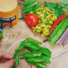 Cách làm Canh Chua Cá Chép bông điên điển ngon miệng