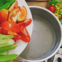 Cách làm Canh Chua Cá Chép bông điên điển ngon miệng