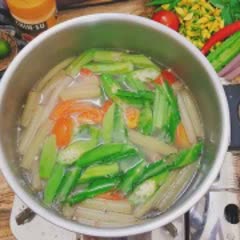 Cách làm Canh Chua Cá Chép bông điên điển ngon miệng