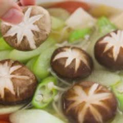 Cách nấu Canh chua nấm chay thanh nhẹ