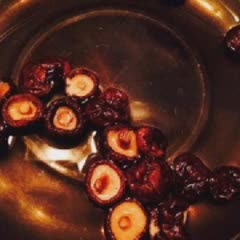 Cách làm canh gà hầm củ sen