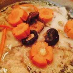 Cách làm canh gà hầm củ sen