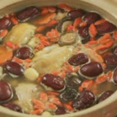 Cách Làm Canh Gà Hầm Hạt Sen Táo Đỏ Bổ Dưỡng