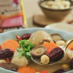 Cách Làm Canh Gà Hầm Hạt Sen Táo Đỏ Bổ Dưỡng