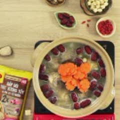 Cách Làm Canh Gà Hầm Hạt Sen Táo Đỏ Bổ Dưỡng