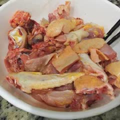 Cách làm canh gà lá giang chua ngon