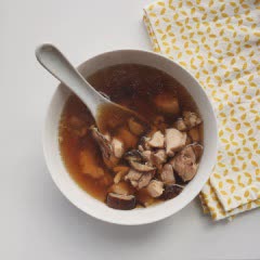 Cách làm canh gà nấu nấm hương