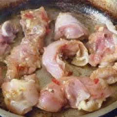 Cách làm canh gà nấu trái vải