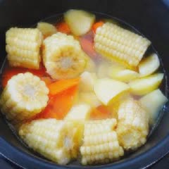 Cách nấu canh gà rau củ dinh dưỡng