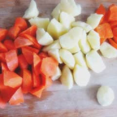 Cách nấu canh gà rau củ dinh dưỡng