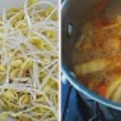 Cách Làm Canh Giá Đỗ Kim Chi Ngon Miệng Ngày Mưa