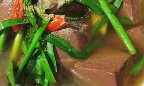 Cách làm Canh huyết hẹ thanh mát