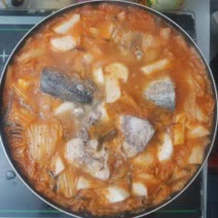 Cách nấu canh kimchi cá ngừ