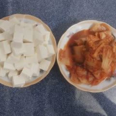 Cách nấu canh kimchi cá ngừ