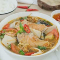 Cách nấu Canh măng chua đầu cá hồi