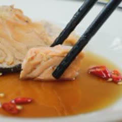Cách nấu Canh măng chua đầu cá hồi
