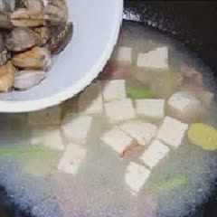 Cách làm Canh Nghêu Đậu Hũ thanh đạm, đơn giản cho bữa cơm