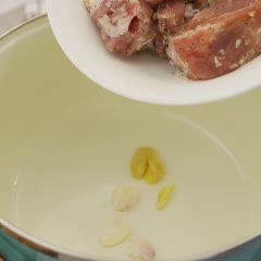 Cách Nấu Canh Sườn Cải Chua Ngon Đậm Đà Cho Cả Nhà