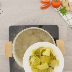 Cách Nấu Canh Sườn Cải Chua Ngon Đậm Đà Cho Cả Nhà