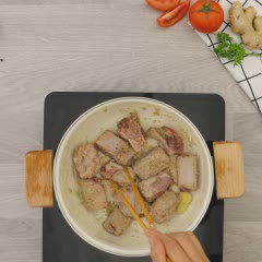 Cách Nấu Canh Sườn Cải Chua Ngon Đậm Đà Cho Cả Nhà