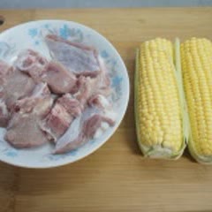 Cách nấu Canh Sườn Hầm Ngô thơm ngon, đậm đà cho gia đình