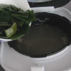 Cách Làm Canh Sườn Nấu Rong Biển Thanh Mát Tại Nhà