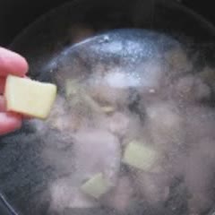Cách Làm Canh Sườn Nấu Rong Biển Thanh Mát Tại Nhà