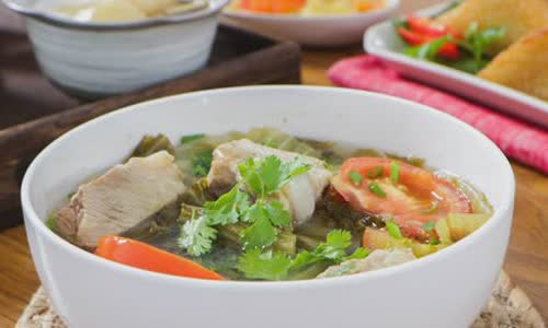 Cách Nấu Món Canh Sườn Non Cải Chua Cho Ngày Tết Quây Quần