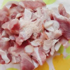 Cách làm canh sườn sụn nấu dưa chua