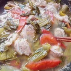 Cách làm canh sườn sụn nấu dưa chua